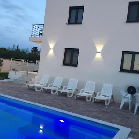 Niel Apartmán *