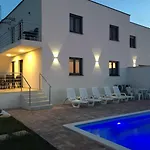 Niel Апартаменты